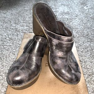 Gently used! Born Ibra Moro Metallic Platform Clog size 8